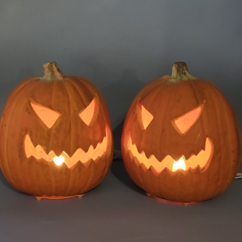 Vtg 90s PAIR 2 Trendmasters 10" Lighted Pumpkins Jack-O-Lanterns Foam Blowmold